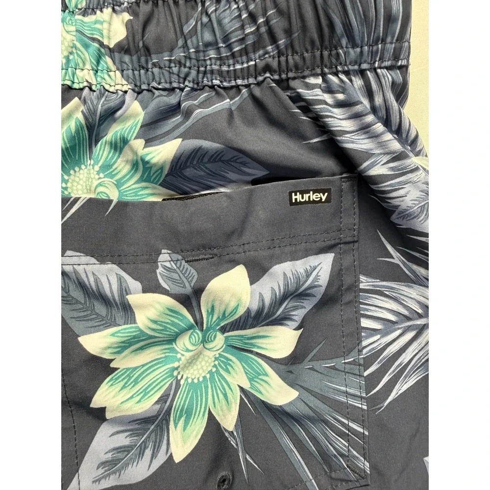 Hurley Volley Trunks Shorts Men Small Navy Blue Tropical Hibiscus Print Swimwear